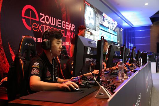 决球队一侧 决球队一侧